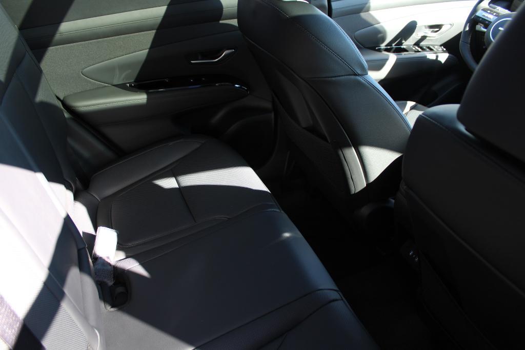 new 2025 Hyundai TUCSON Hybrid car, priced at $41,596