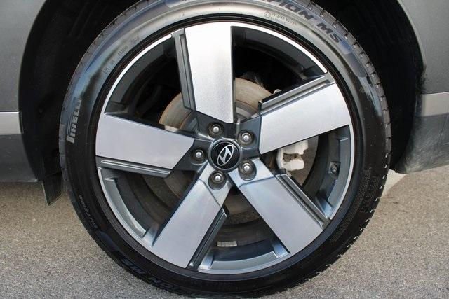 used 2024 Hyundai Santa Fe car, priced at $38,126