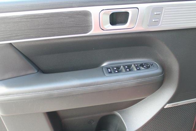 used 2024 Hyundai Santa Fe car, priced at $38,126