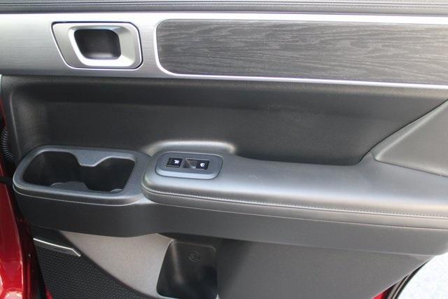 used 2024 Hyundai Santa Fe car, priced at $38,126