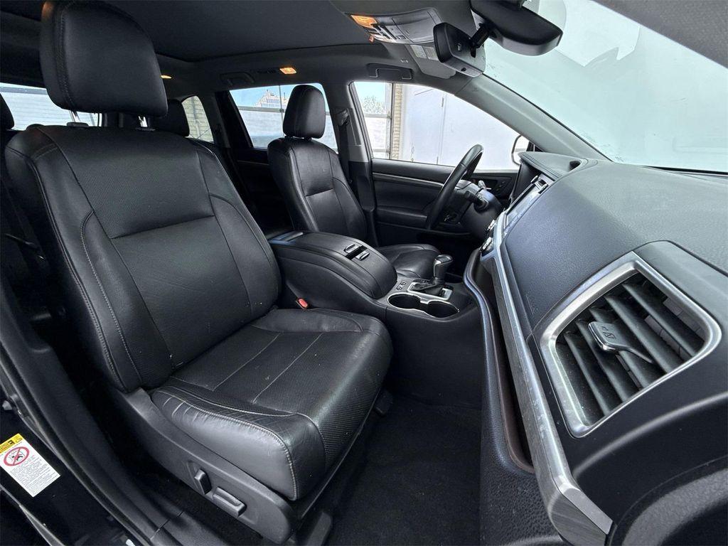 used 2019 Toyota Highlander car, priced at $18,988