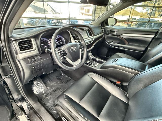 used 2019 Toyota Highlander car, priced at $24,288