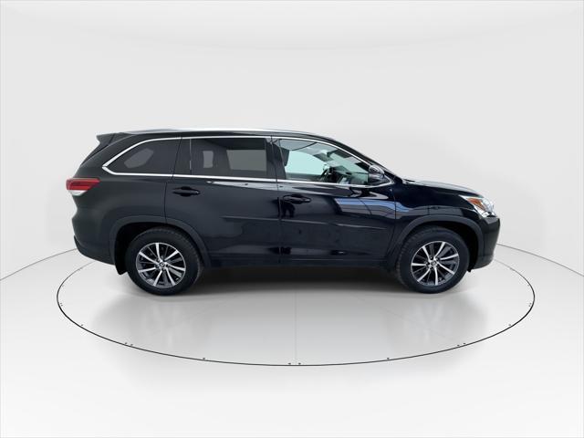 used 2018 Toyota Highlander car, priced at $24,988