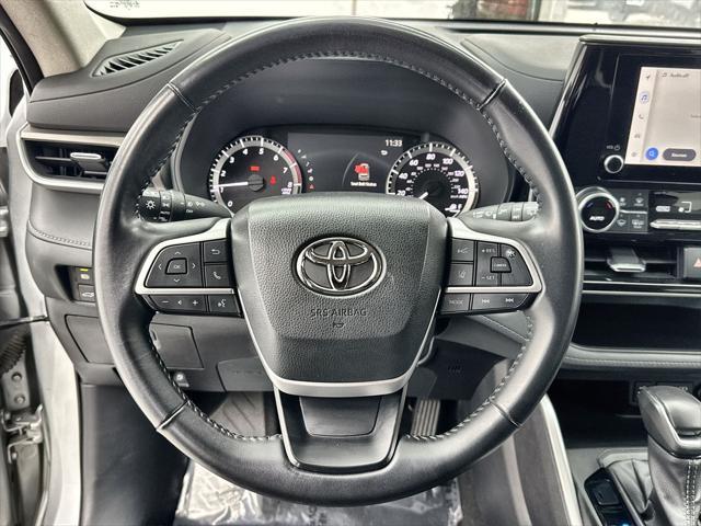 used 2023 Toyota Highlander car, priced at $32,888