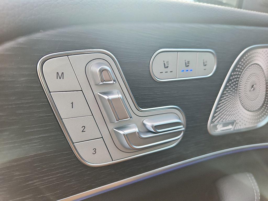 new 2026 Mercedes-Benz GLS 580 car, priced at $121,615