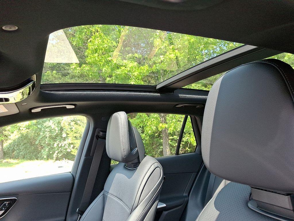 new 2025 Mercedes-Benz GLC 300 car, priced at $55,985
