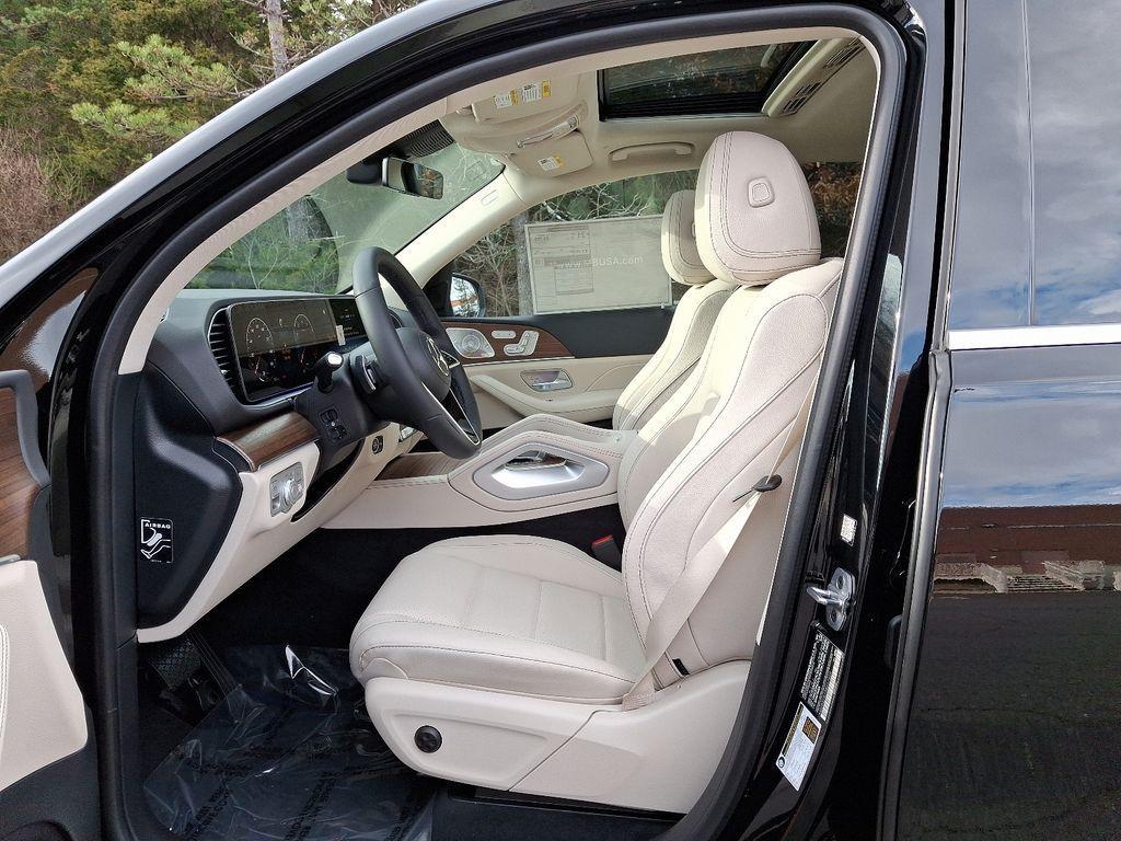 new 2025 Mercedes-Benz GLE 450 car, priced at $77,835