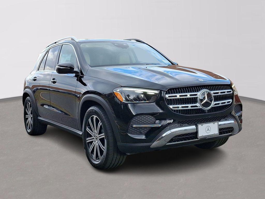 new 2025 Mercedes-Benz GLE 450 car, priced at $77,835