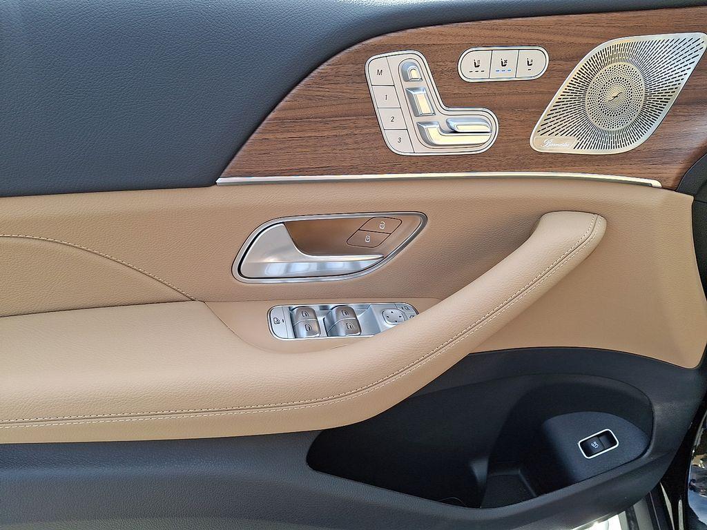 new 2026 Mercedes-Benz GLS 450 car, priced at $101,685