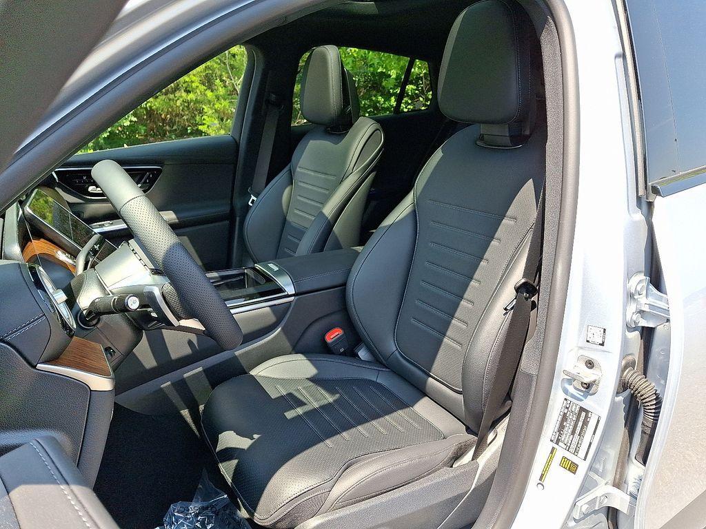 new 2025 Mercedes-Benz GLC 300 car, priced at $64,735