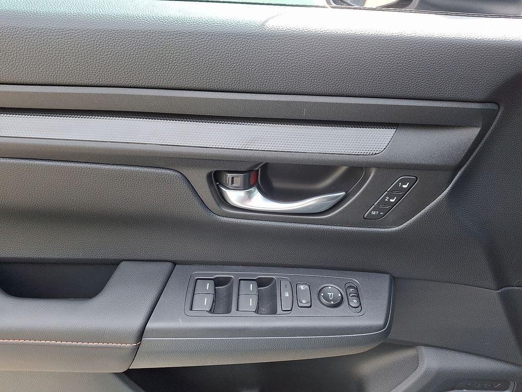 used 2025 Honda CR-V Hybrid car, priced at $39,800