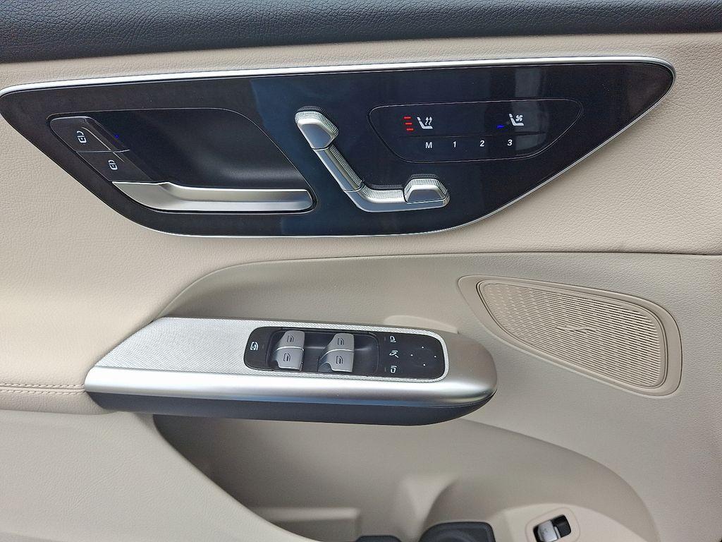 new 2025 Mercedes-Benz GLC 300 car, priced at $55,985