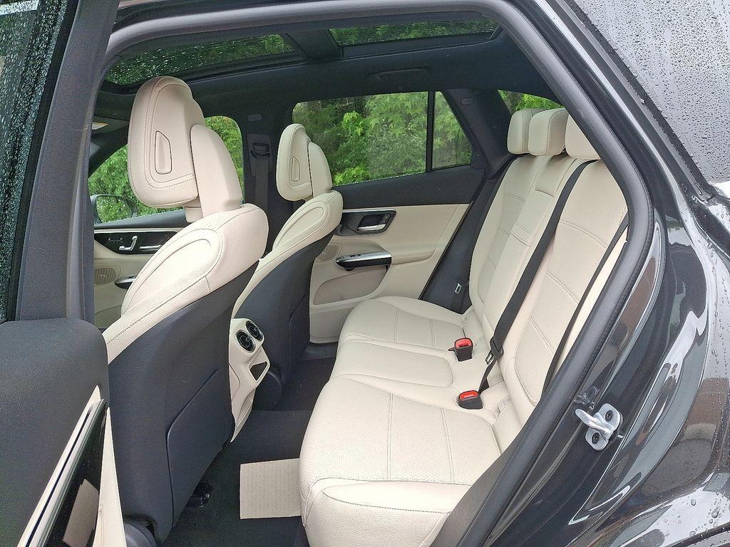 new 2025 Mercedes-Benz GLC 300 car, priced at $55,985