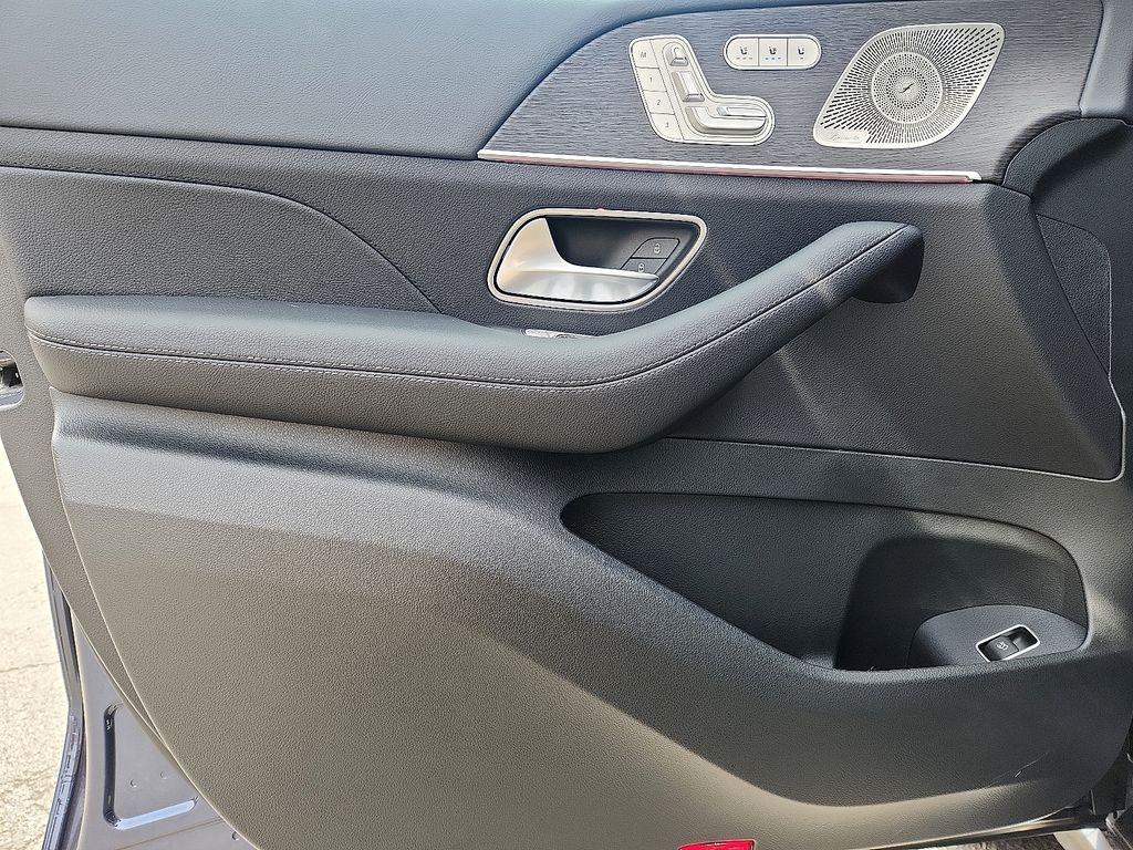 new 2026 Mercedes-Benz GLS 450 car, priced at $101,835