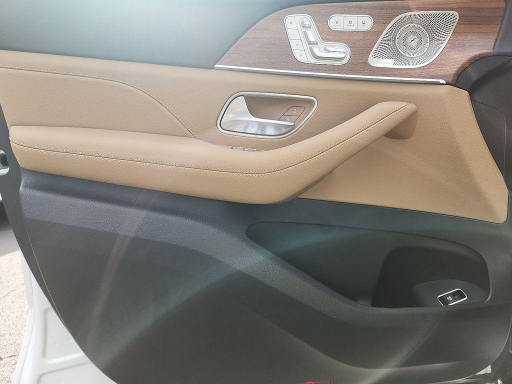 new 2026 Mercedes-Benz GLS 450 car, priced at $101,635