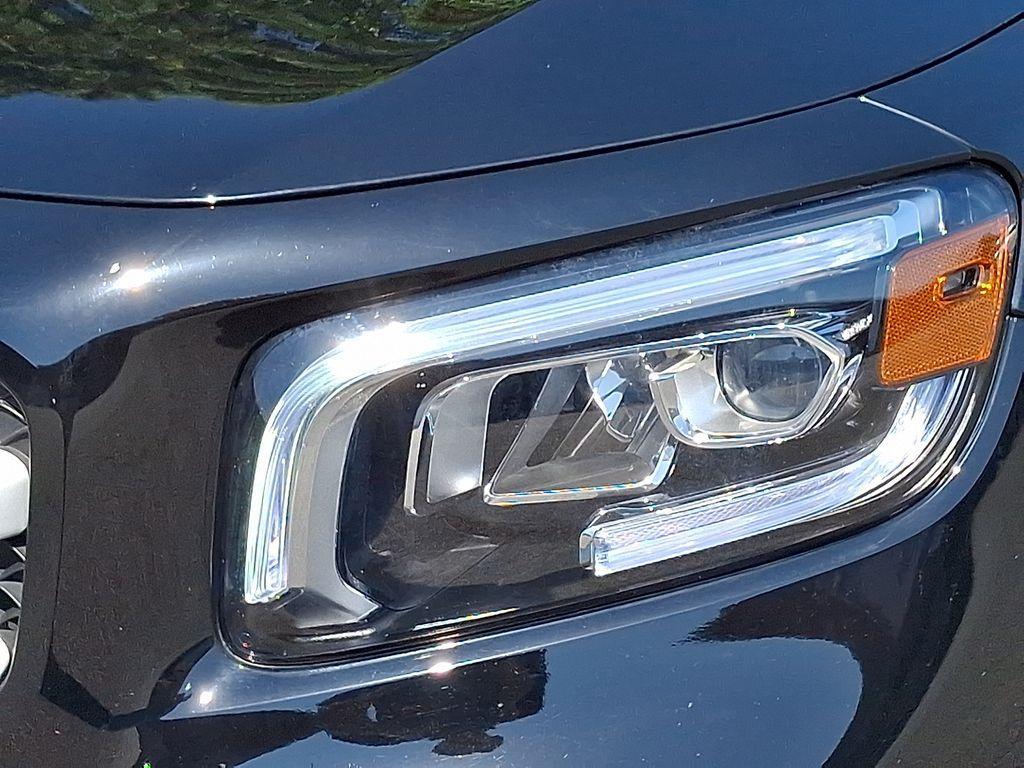 used 2023 Mercedes-Benz GLB 250 car, priced at $31,400