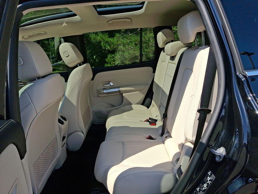 used 2023 Mercedes-Benz GLB 250 car, priced at $31,400