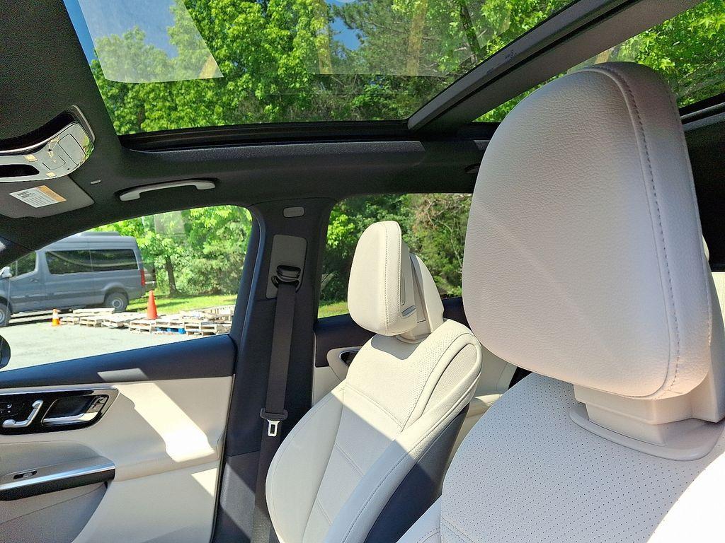 new 2025 Mercedes-Benz GLC 300 car, priced at $55,985