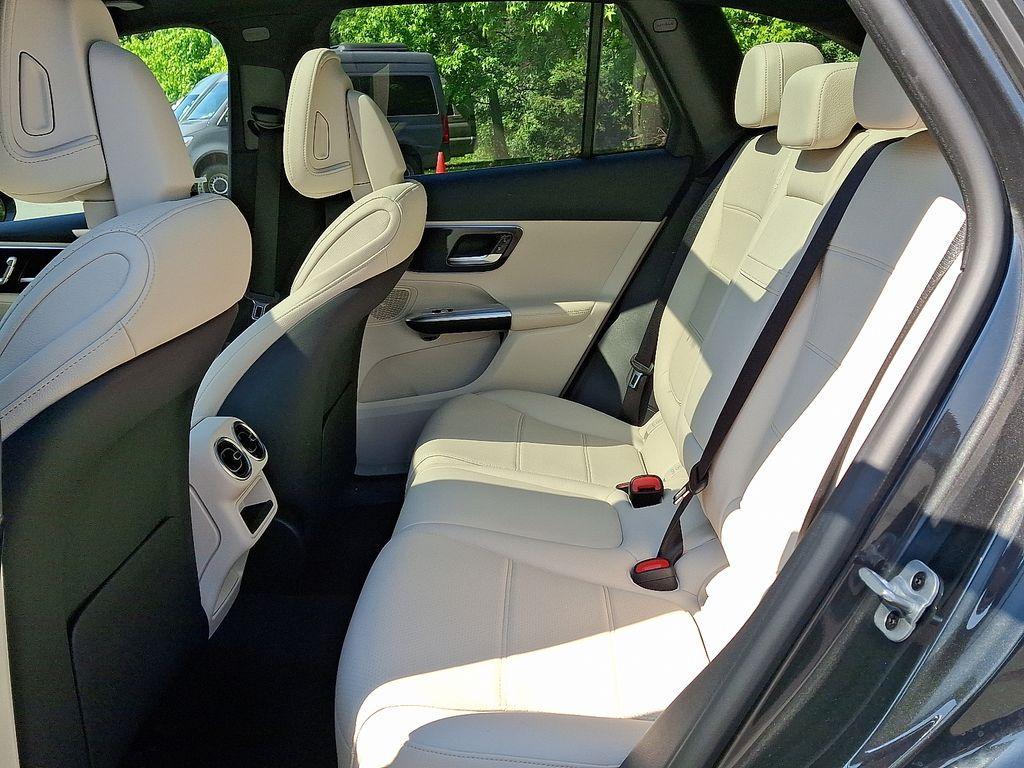 new 2025 Mercedes-Benz GLC 300 car, priced at $55,985