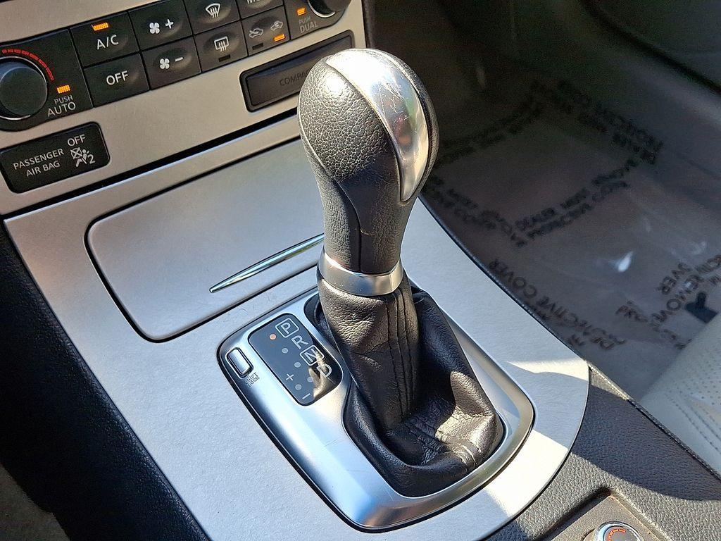 used 2009 INFINITI G37 car, priced at $8,000