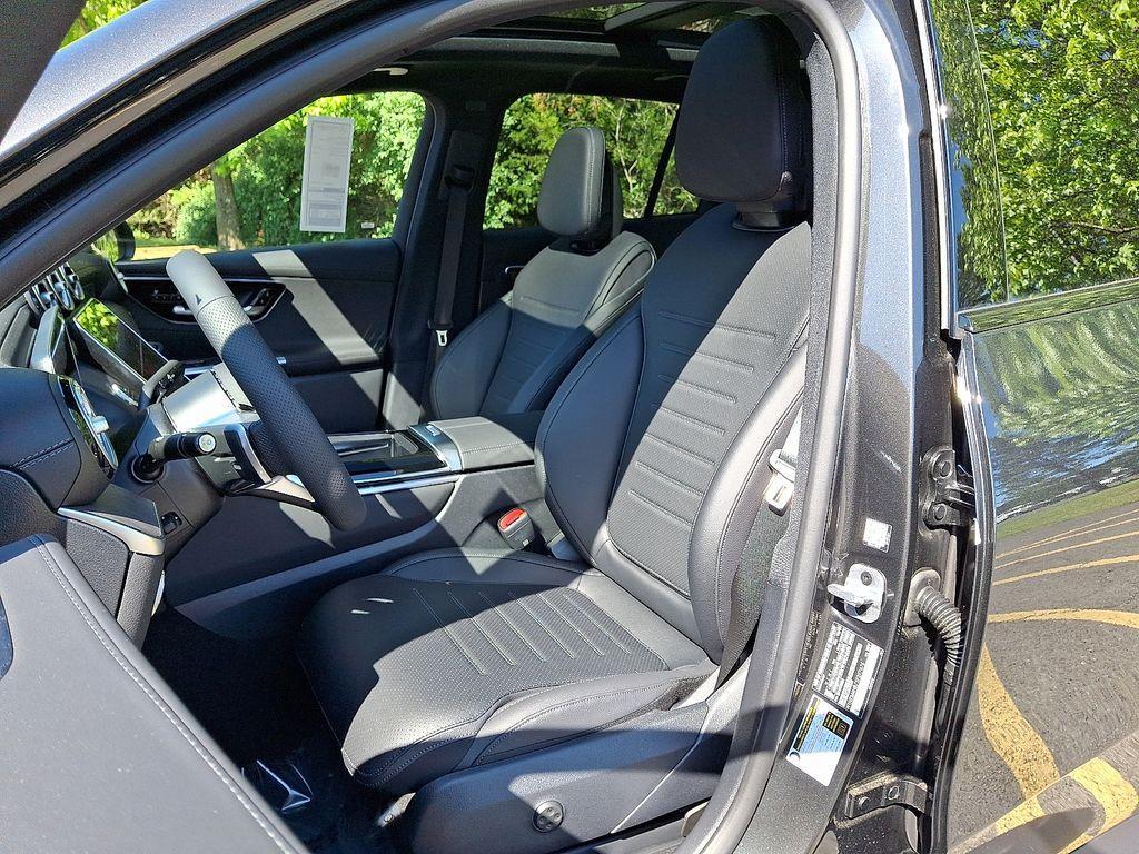 new 2025 Mercedes-Benz GLC 300 car, priced at $66,310