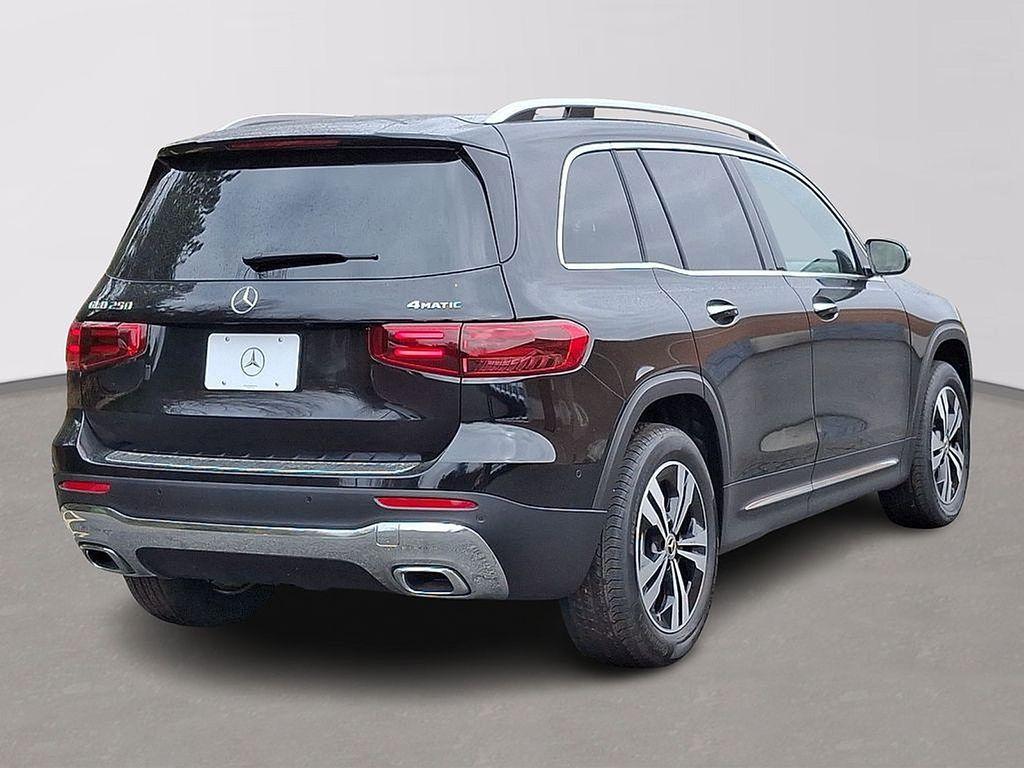 used 2025 Mercedes-Benz GLB 250 car, priced at $42,622