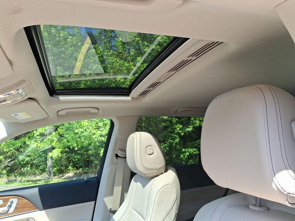 used 2025 Mercedes-Benz GLE 350 car, priced at $60,200