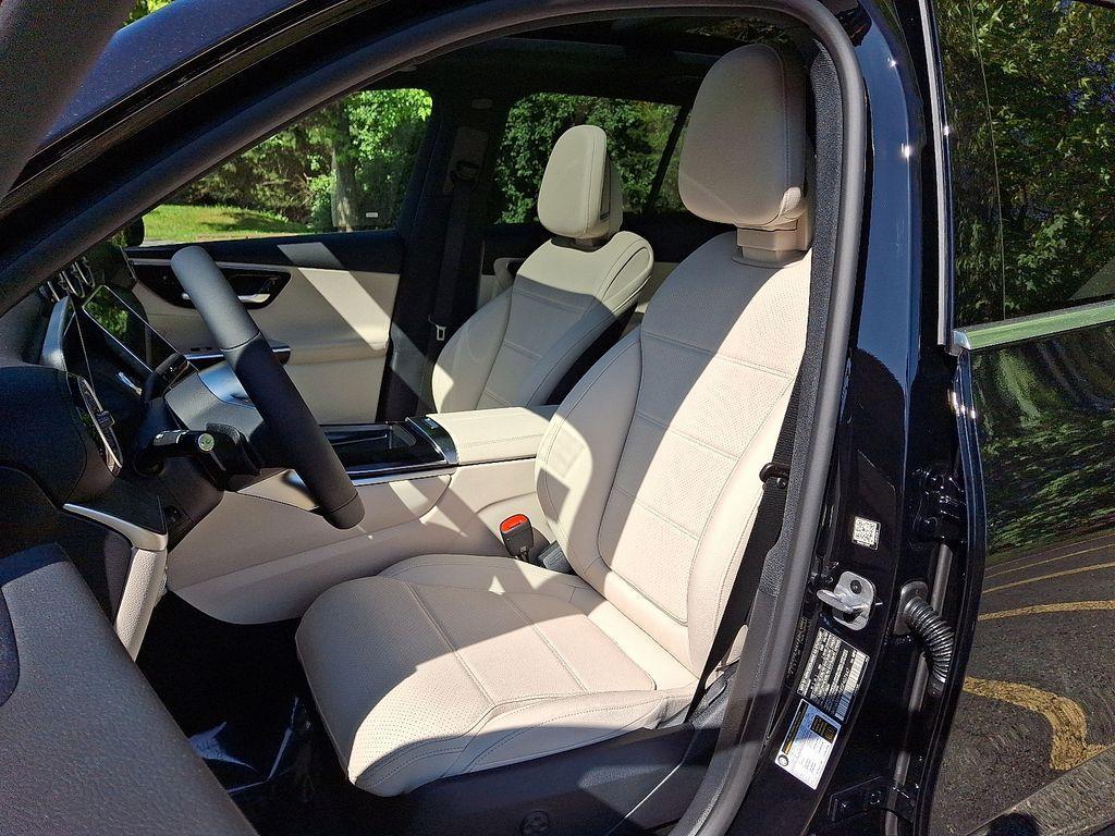 new 2025 Mercedes-Benz GLC 300 car, priced at $58,030