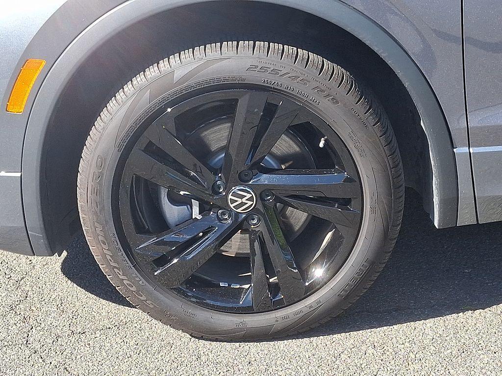 used 2024 Volkswagen Tiguan car, priced at $31,400