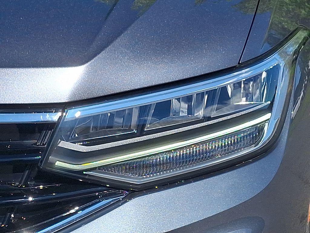 used 2024 Volkswagen Tiguan car, priced at $31,400