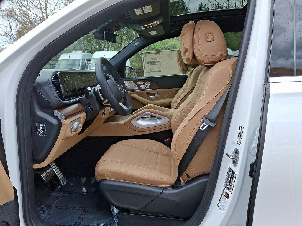 new 2025 Mercedes-Benz GLS 580 car, priced at $119,065