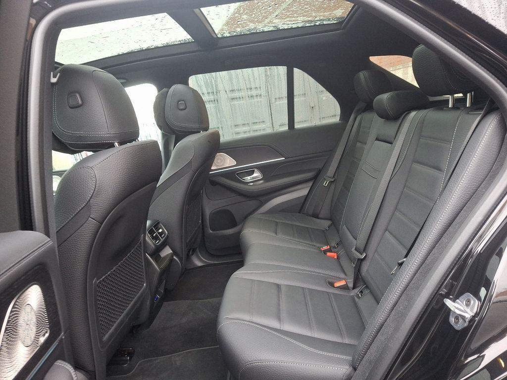 new 2025 Mercedes-Benz GLE 580 car, priced at $102,615