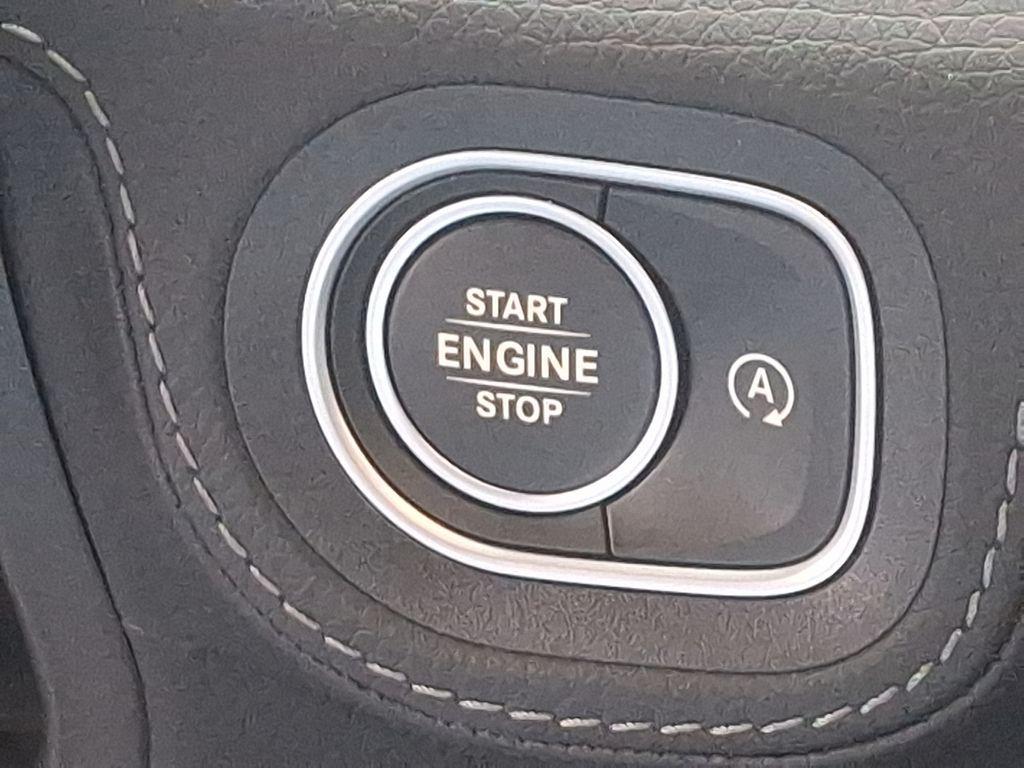 new 2025 Mercedes-Benz GLE 580 car, priced at $102,615