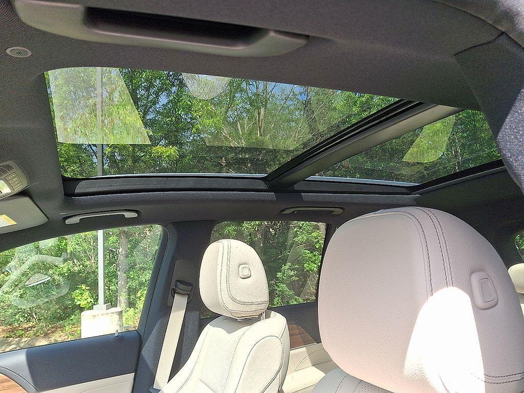 used 2025 Mercedes-Benz GLE 450e car, priced at $67,900