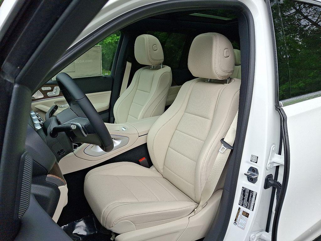 new 2025 Mercedes-Benz GLE 450 car, priced at $76,010