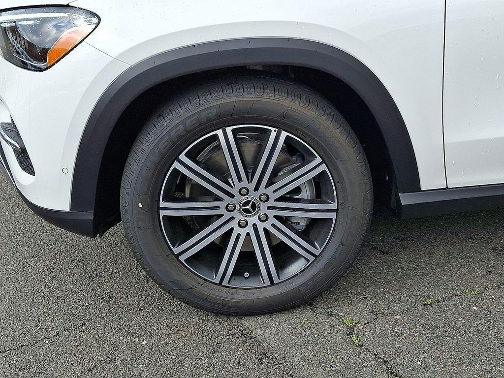 new 2025 Mercedes-Benz GLE 450 car, priced at $76,010