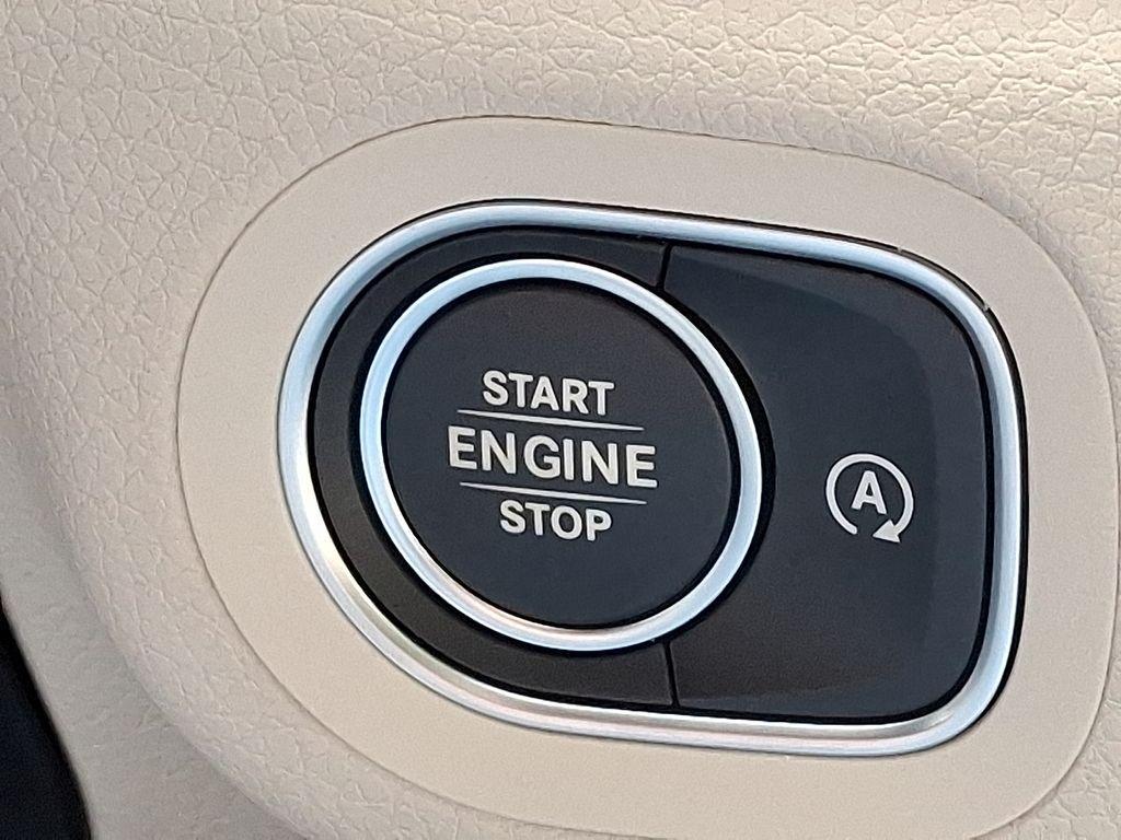 new 2025 Mercedes-Benz GLE 450 car, priced at $76,010