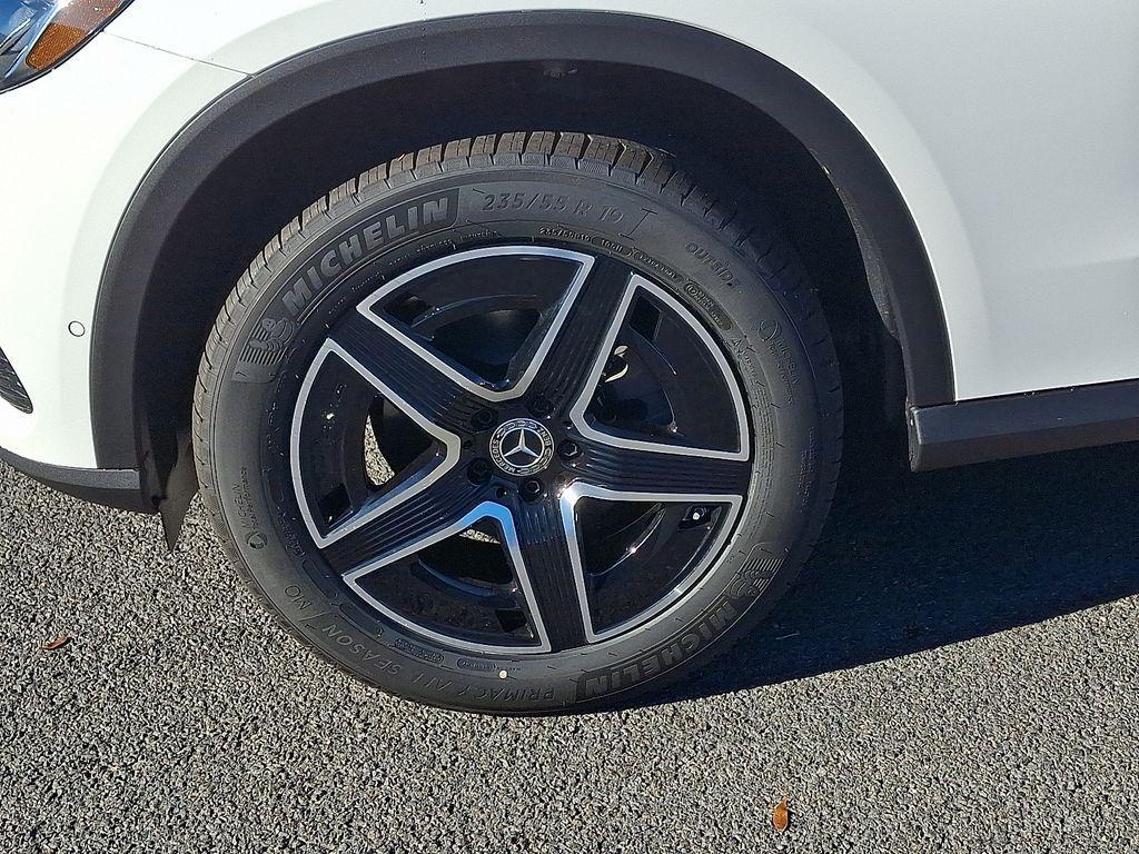 new 2026 Mercedes-Benz GLC 300 car, priced at $57,685
