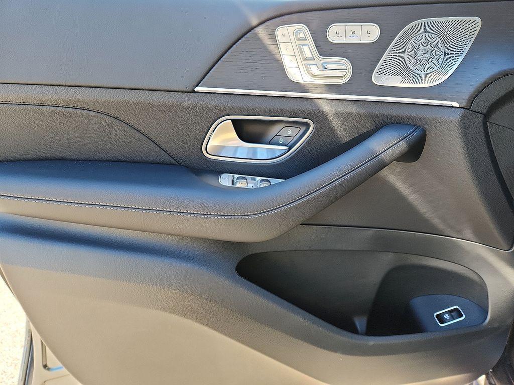 new 2026 Mercedes-Benz GLS 450 car, priced at $101,135