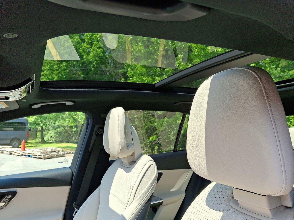 new 2025 Mercedes-Benz GLC 300 car, priced at $55,985