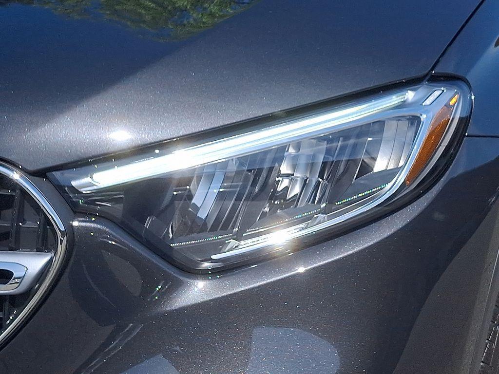 new 2025 Mercedes-Benz GLC 300 car, priced at $56,280
