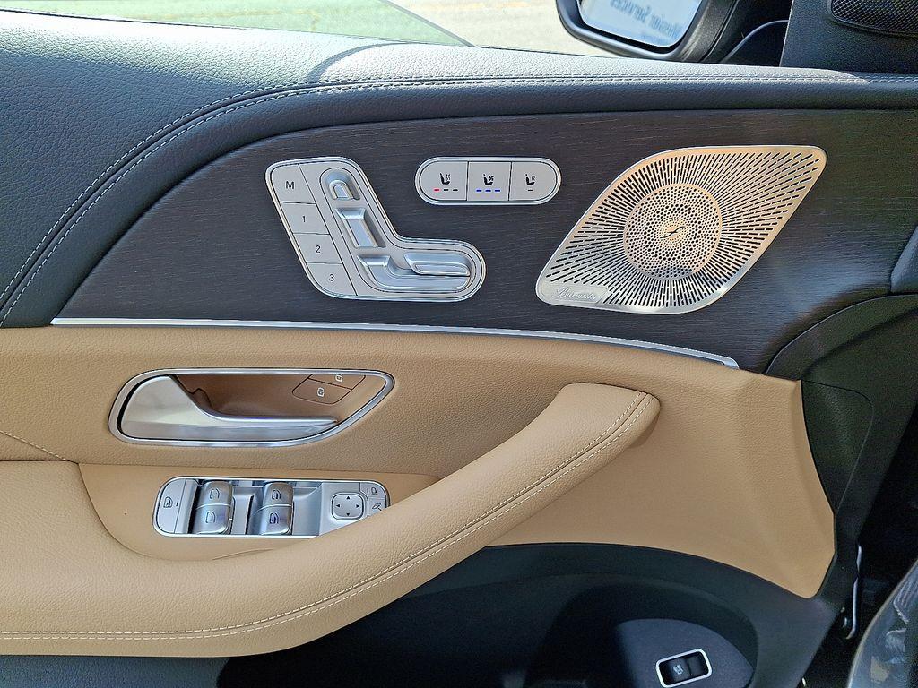 new 2025 Mercedes-Benz GLS 450 car, priced at $102,890