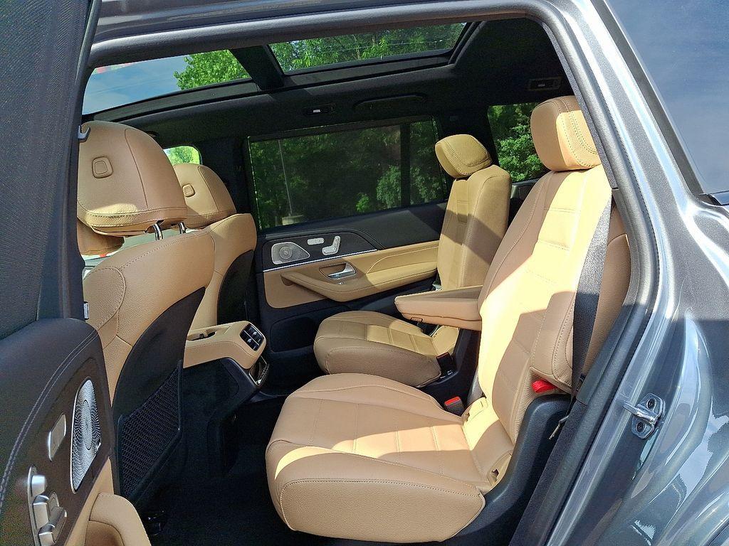 new 2025 Mercedes-Benz GLS 450 car, priced at $102,890