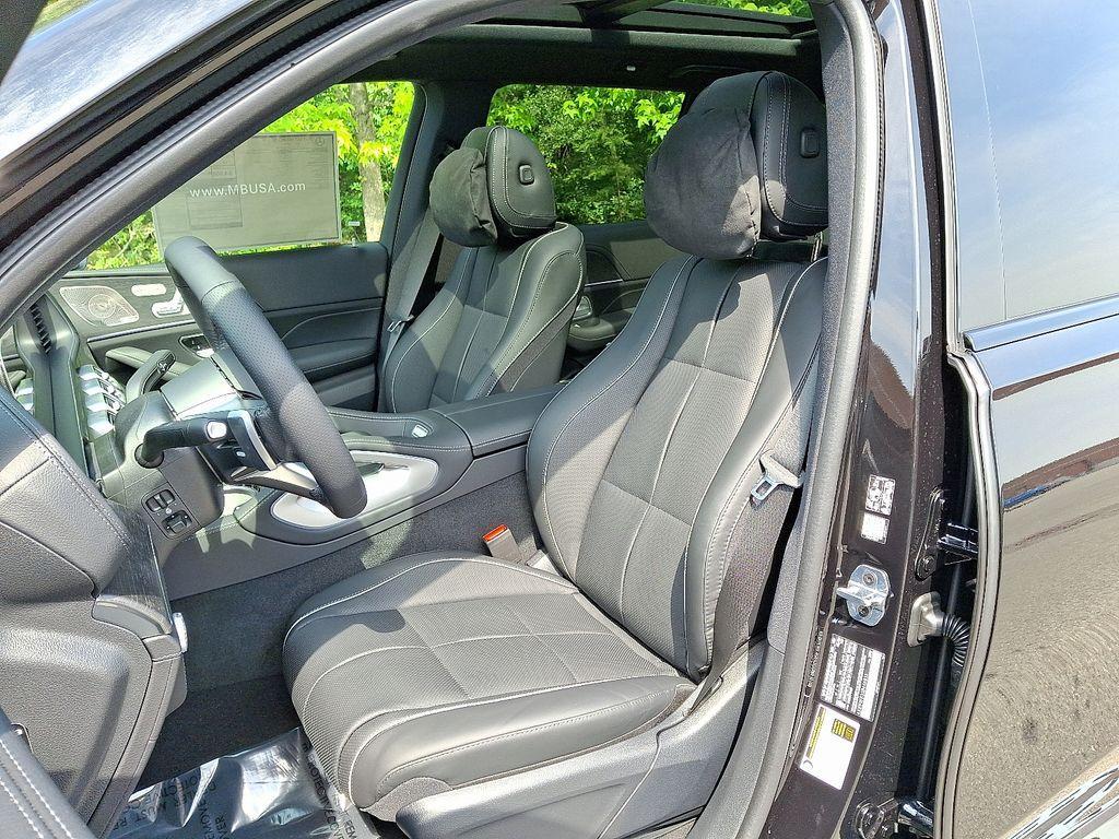new 2025 Mercedes-Benz GLS 580 car, priced at $124,850
