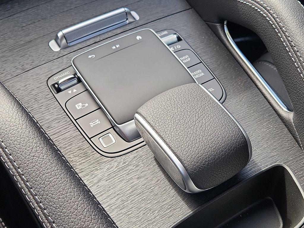 new 2026 Mercedes-Benz GLE 450 car, priced at $89,035