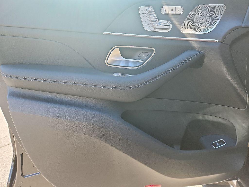 new 2026 Mercedes-Benz GLS 450 car, priced at $97,850