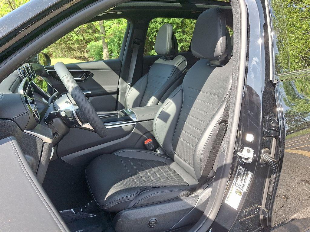 new 2025 Mercedes-Benz GLC 300 car, priced at $58,455