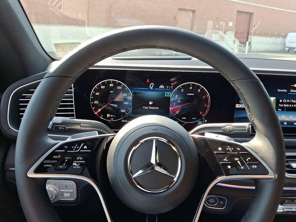 new 2025 Mercedes-Benz GLE 450 car, priced at $90,300
