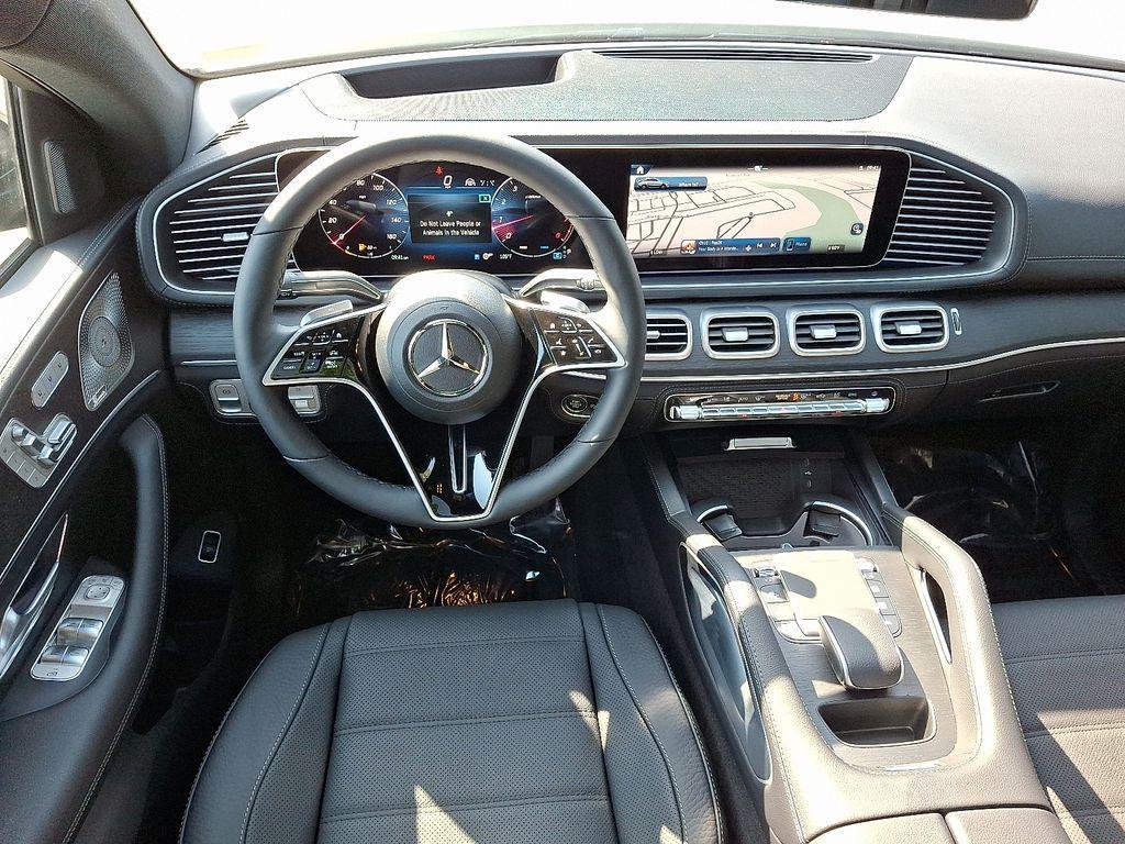new 2025 Mercedes-Benz GLE 450 car, priced at $90,300