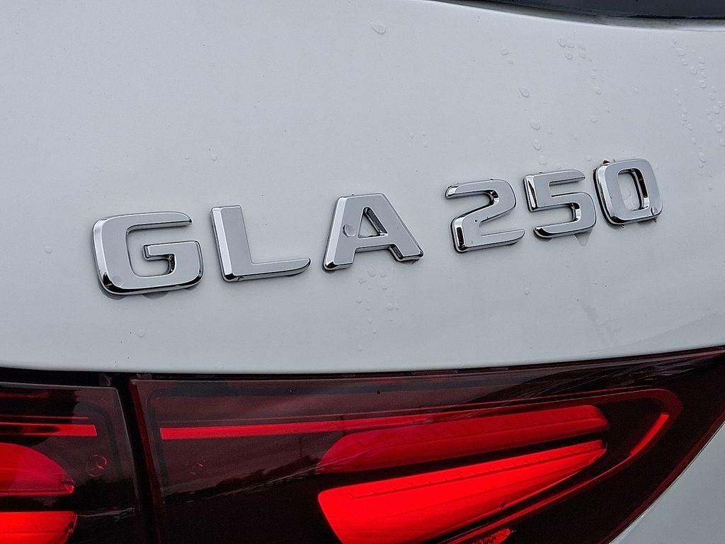 new 2026 Mercedes-Benz GLA 250 car